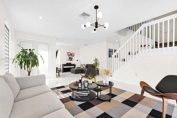 Interior, Living room, Pendant Lights, Recessed Lighting