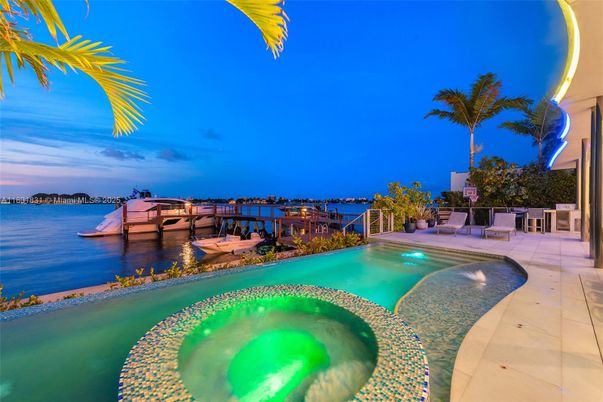 Exterior, Pool, Water