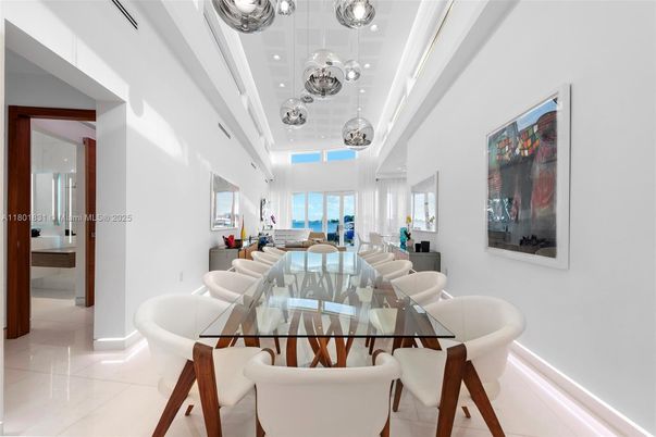 Dining room, Interior, Pendant Lights, Recessed Lighting, Water