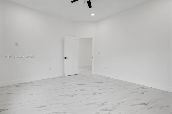 Empty room, Interior, Marble, Recessed Lighting