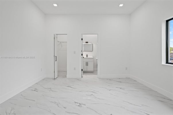 Bathroom, Empty room, Interior, Marble, Recessed Lighting