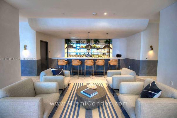 Interior, Living room, Pendant Lights, Recessed Lighting