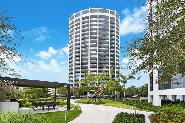 Exterior, Facade, Condo Building