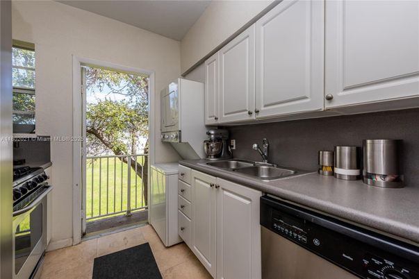 Interior, Kitchen, Washer