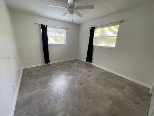 Empty room, Interior