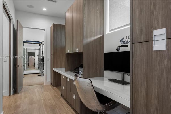 Home Office, Interior, Recessed Lighting, Wood Texture Flooring