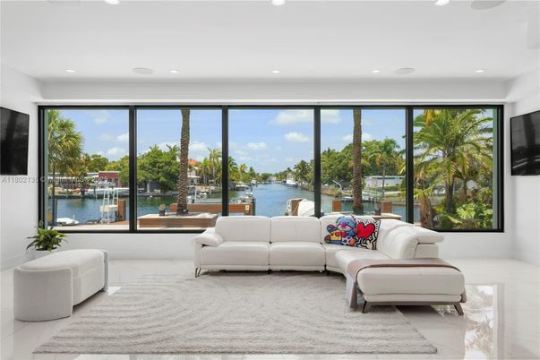 Interior, Living room, Recessed Lighting, Water