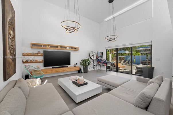 Interior, Living room, Pendant Lights