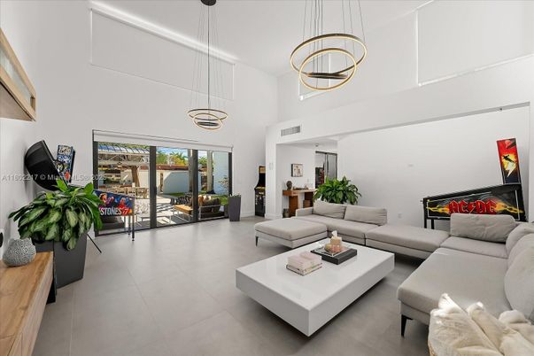 Interior, Living room, Pendant Lights