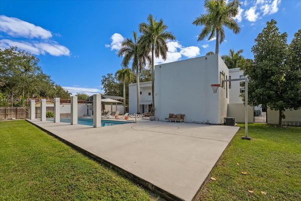 Backyard, Exterior, Pool