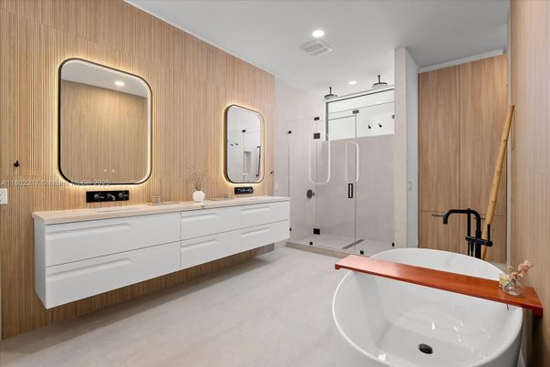 Bathroom, Dual Sink Vanities, Free Standing Baths, Glass Shower, Interior, Recessed Lighting