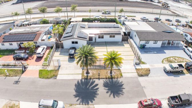 Exterior, Drone