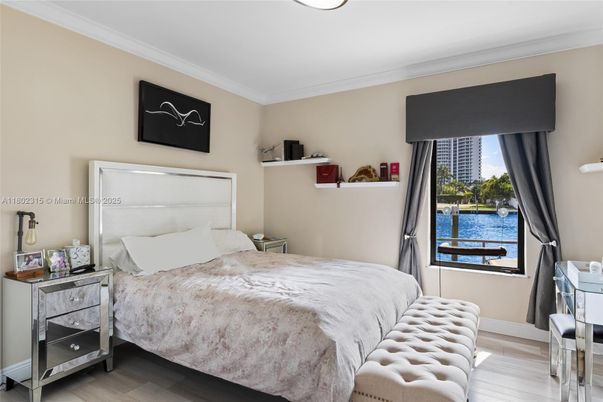 Bedroom, Interior, Water, Wood Texture Flooring