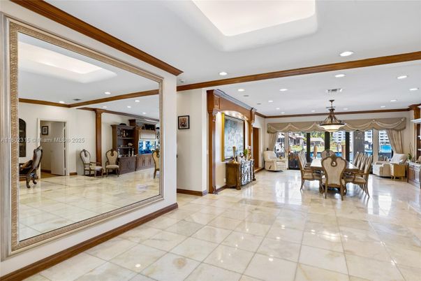 Dining room, Interior, Pendant Lights, Recessed Lighting