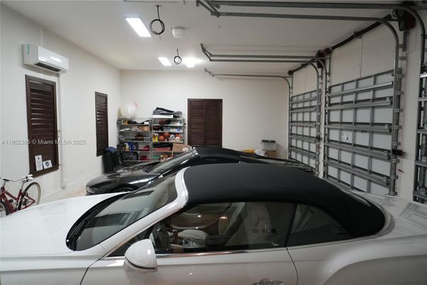 Garage, Interior