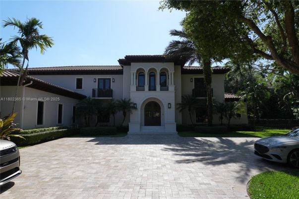 Exterior, Facade, Mediterranean