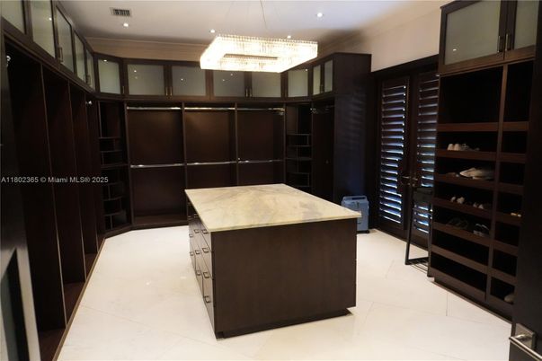 Chandelier, Interior, Recessed Lighting, Walk-in Closets