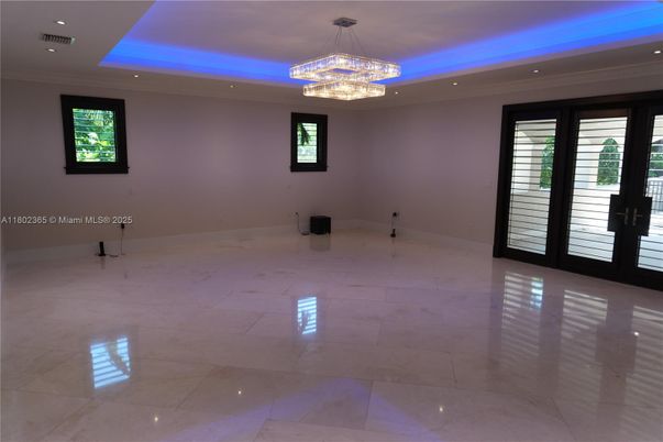 Chandelier, Empty room, Interior, Recessed Lighting