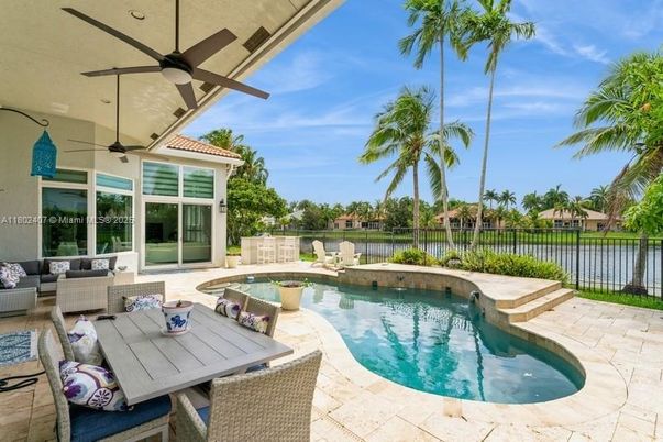 Exterior, Pool, Water