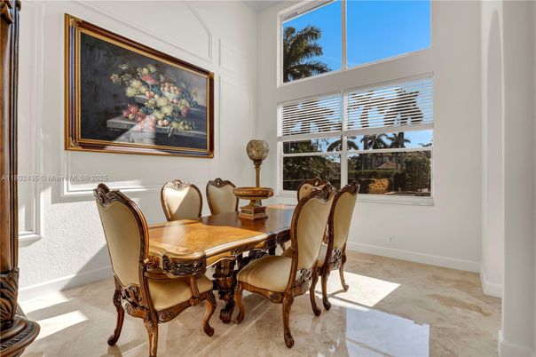 Dining room, Interior