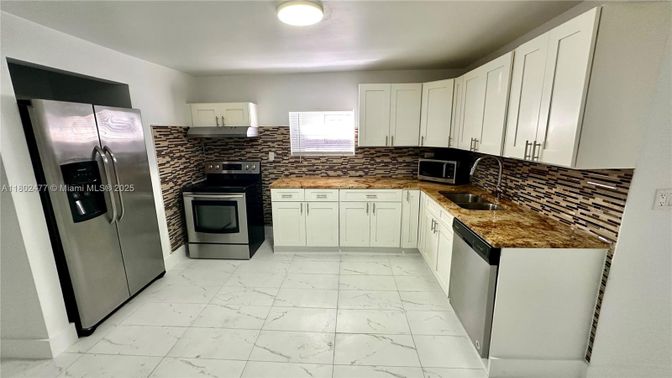 Interior, Kitchen, Marble, Stainless Steel Appliances