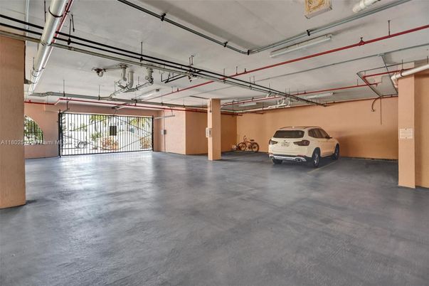 Garage, Interior