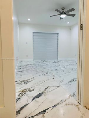 Empty room, Interior, Marble, Recessed Lighting