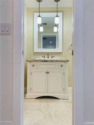 Bathroom, Interior, Pendant Lights