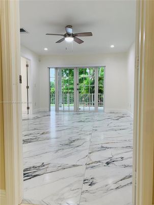 Empty room, Interior, Marble, Recessed Lighting