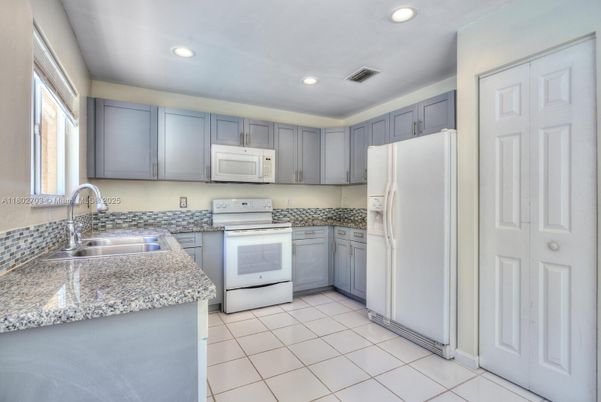 Interior, Kitchen, Recessed Lighting