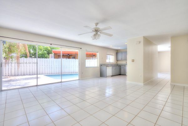 Empty room, Interior, Kitchen, Recessed Lighting