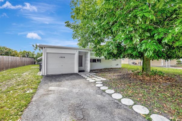 Backyard, Detached Garage, Exterior