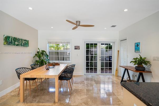 Dining room, Interior, Recessed Lighting