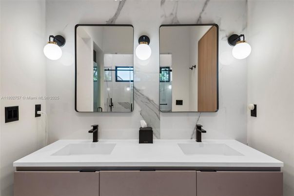 Bathroom, Dual Sink Vanities, Interior