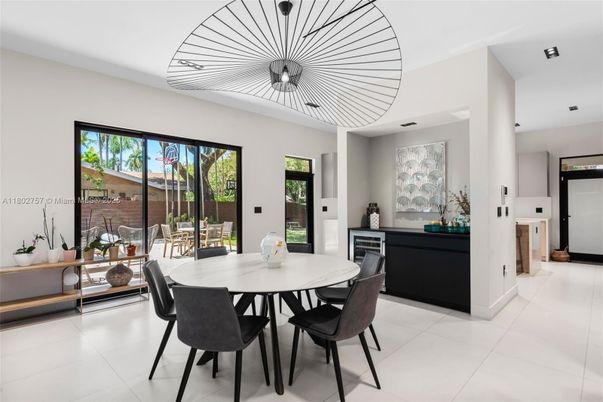 Dining room, Interior, Pendant Lights