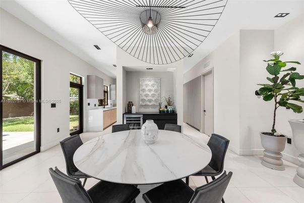 Dining room, Interior, Pendant Lights