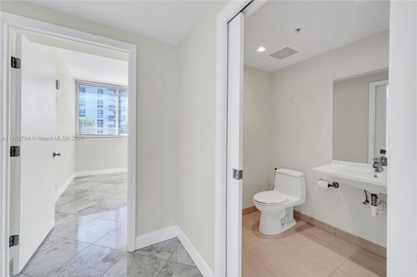 Bathroom, Interior, Marble, Recessed Lighting
