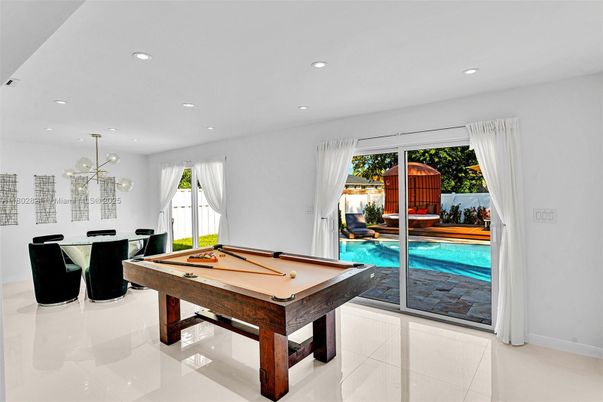 Billiard Table, Game Room, Interior, Recessed Lighting