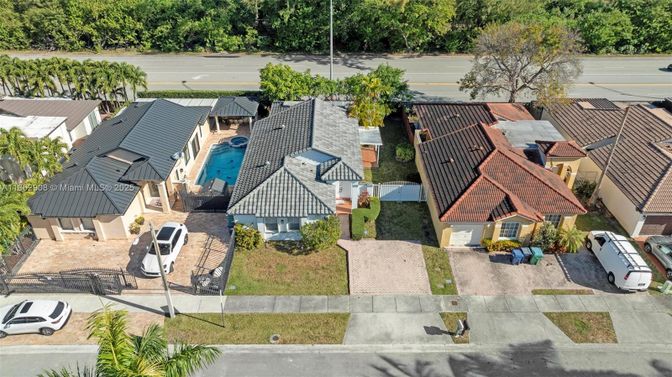 Exterior, Drone