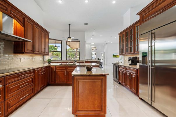 Dining room, Interior, Kitchen, Pendant Lights, Recessed Lighting, Stainless Steel Appliances