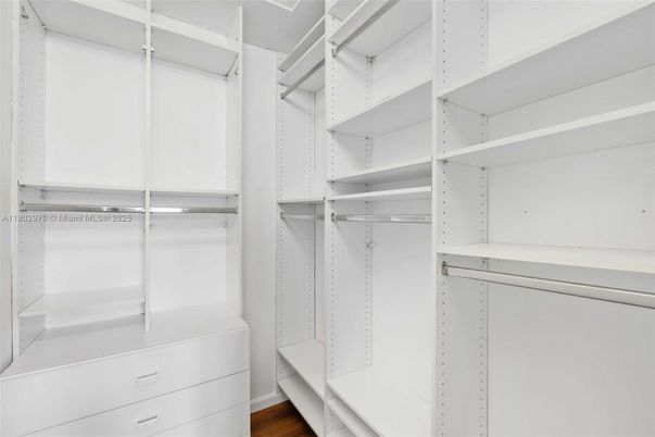 Interior, Walk-in Closets
