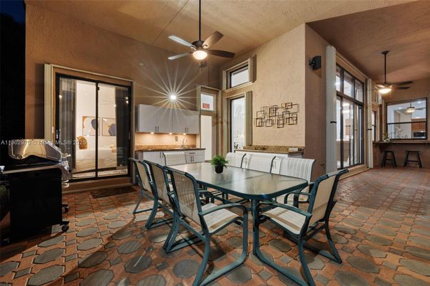 Dining room, Interior