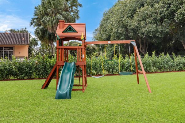 Backyard, Exterior, Playground