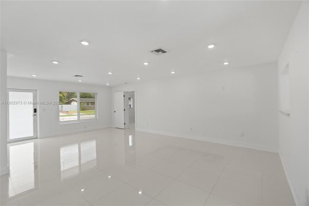 Empty room, Interior, Recessed Lighting