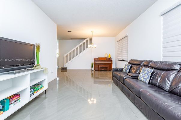Interior, Living room, Pendant Lights