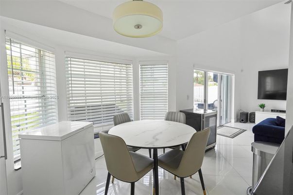 Dining room, Interior