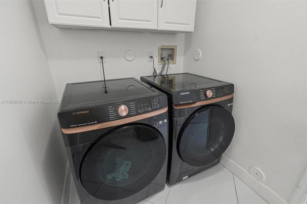 Interior, Washer