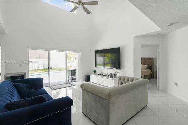Bedroom, Interior, Living room