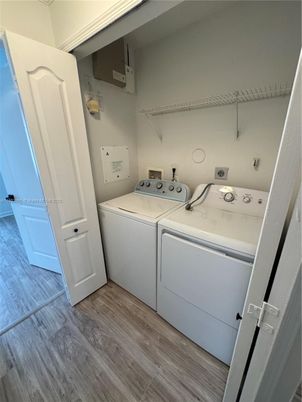 Interior, Utility Closets, Washer, Wood Texture Flooring