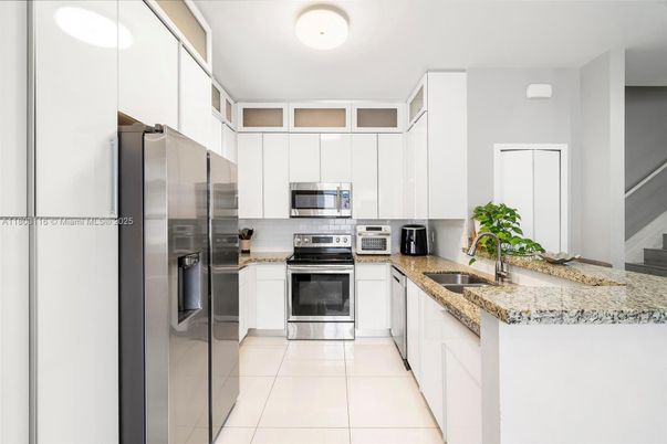 Interior, Kitchen, Stainless Steel Appliances
